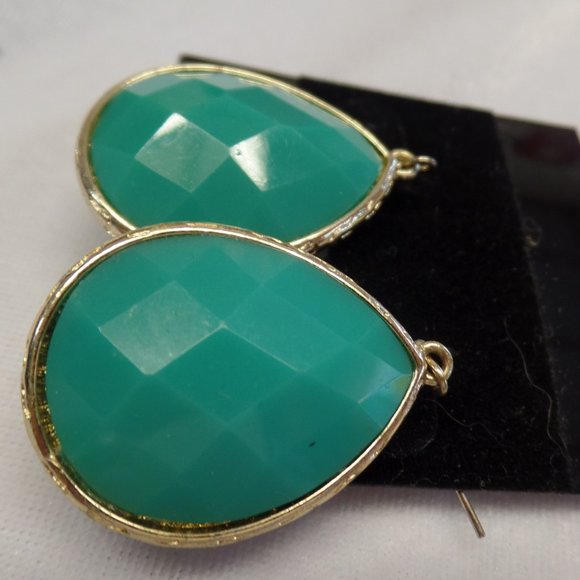 Fabulous Gold Tone & Blue/Green Faceted Ear Rings - Picture 4 of 6